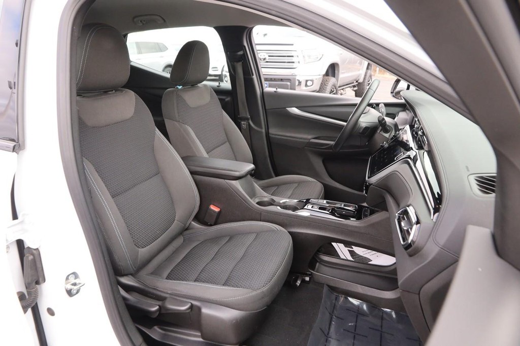 Chevrolet Bolt EUV Vehicle Image 24