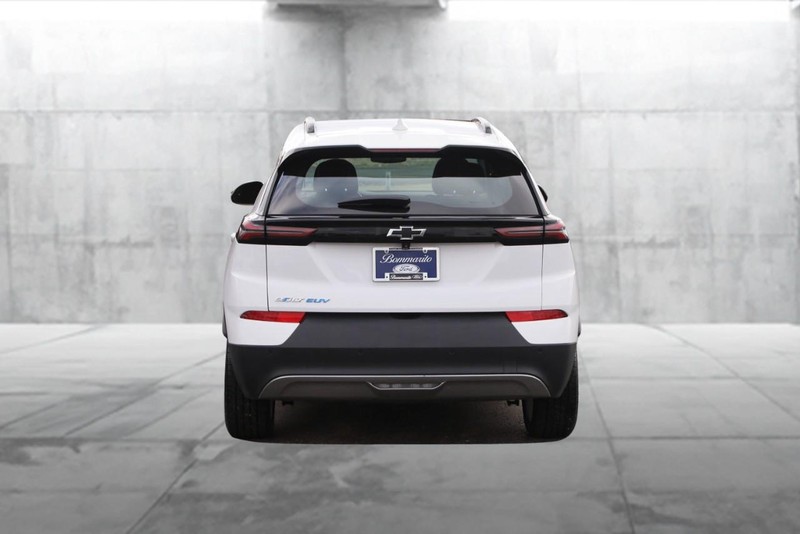 Chevrolet Bolt EUV Vehicle Full-screen Gallery Image 06