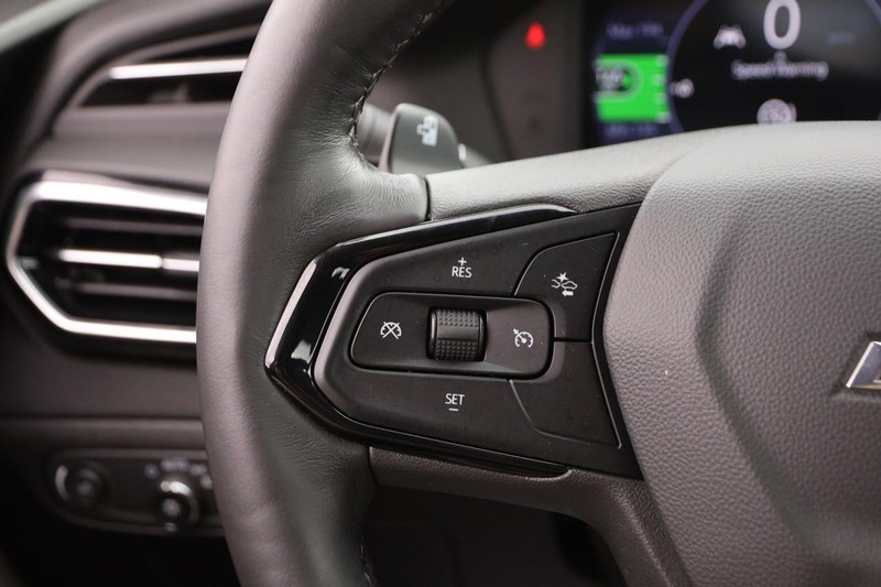 Chevrolet Bolt EUV Vehicle Full-screen Gallery Image 11