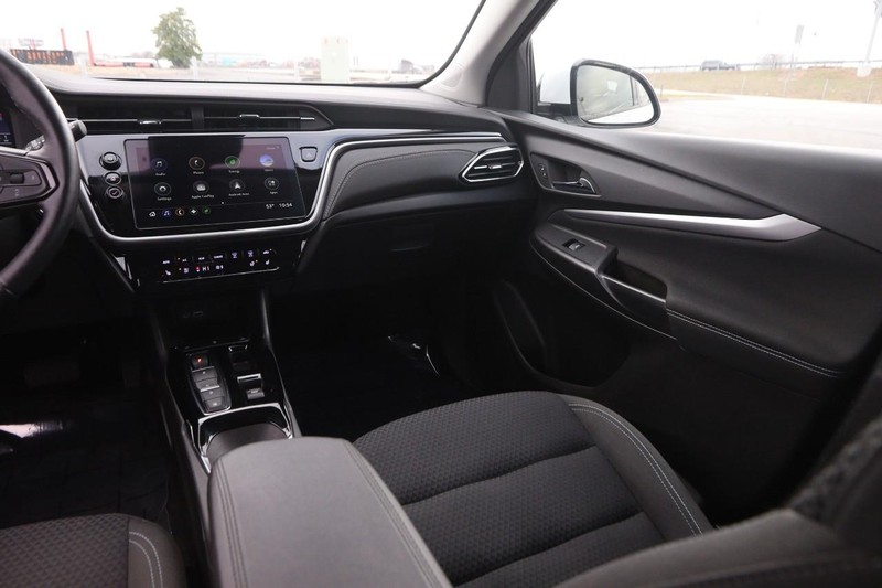 Chevrolet Bolt EUV Vehicle Full-screen Gallery Image 23