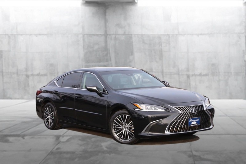 Lexus ES Vehicle Image 02