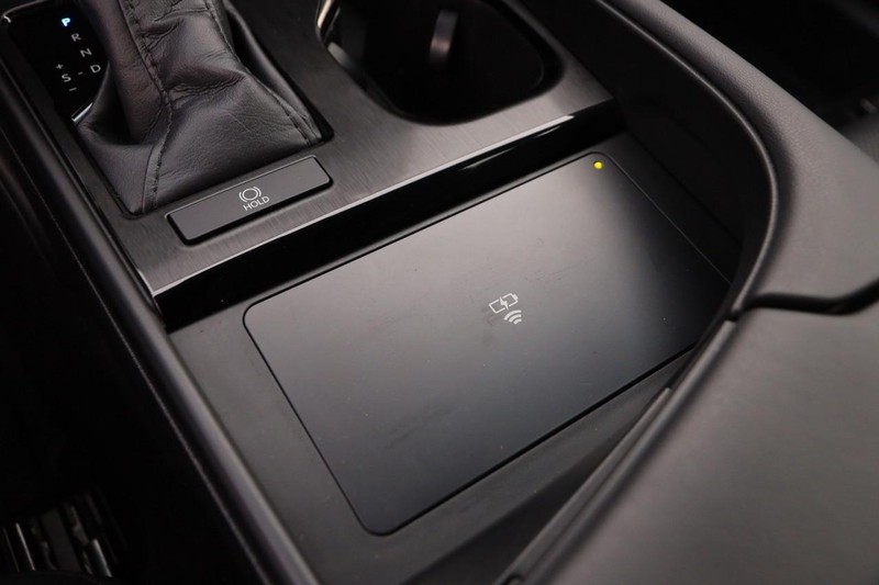 Lexus ES Vehicle Image 19