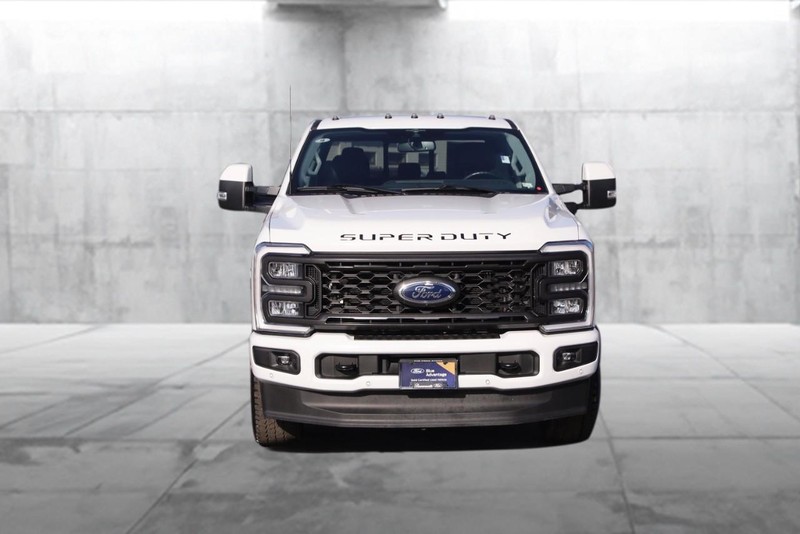 Ford Super Duty F-350 SRW Vehicle Image 04