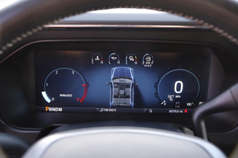 Ford Super Duty F-350 SRW Vehicle Image 13