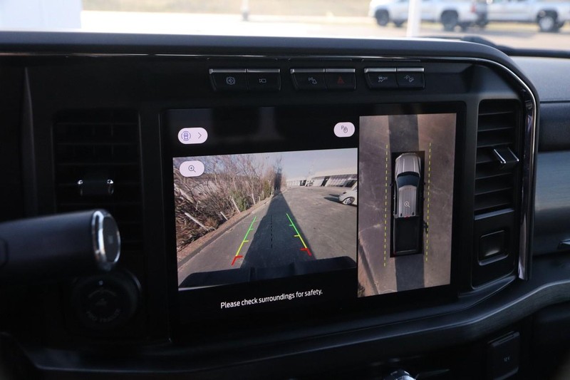 Ford Super Duty F-350 SRW Vehicle Image 16