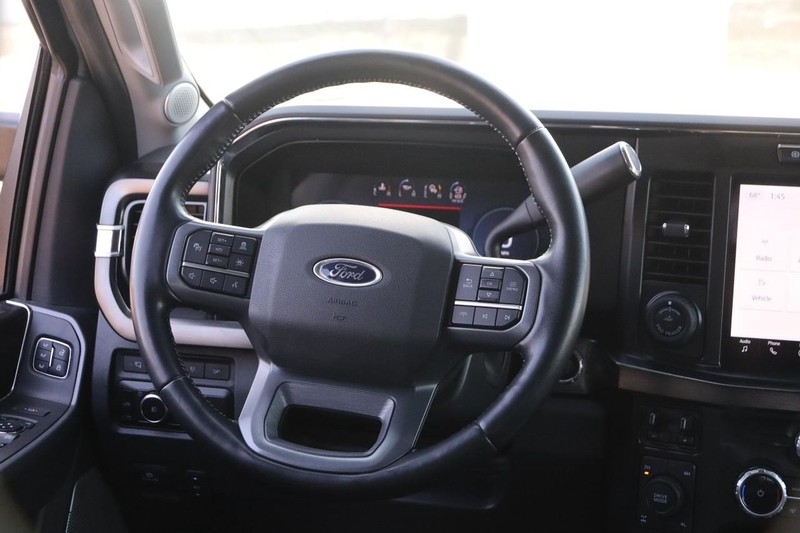 Ford Super Duty F-350 SRW Vehicle Image 23