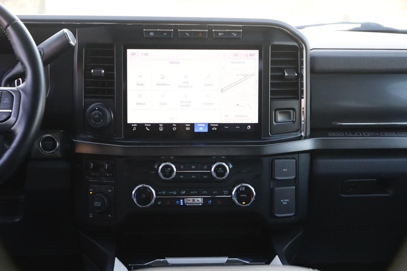 Ford Super Duty F-350 SRW Vehicle Image 24