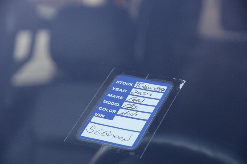 Ford Super Duty F-350 SRW Vehicle Image 28