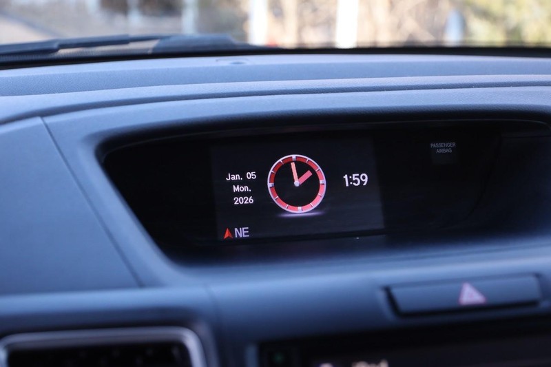 Honda CR-V Vehicle Image 18