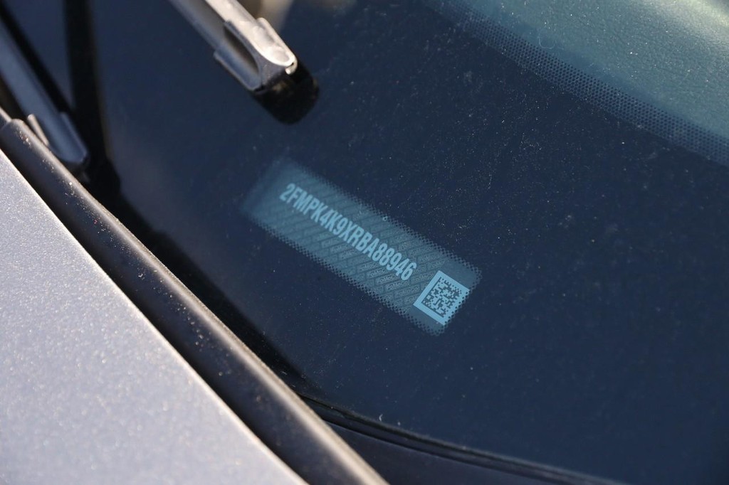 Ford Edge Vehicle Image 29