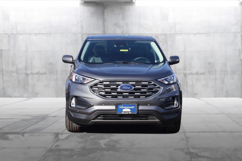 Ford Edge Vehicle Full-screen Gallery Image 4