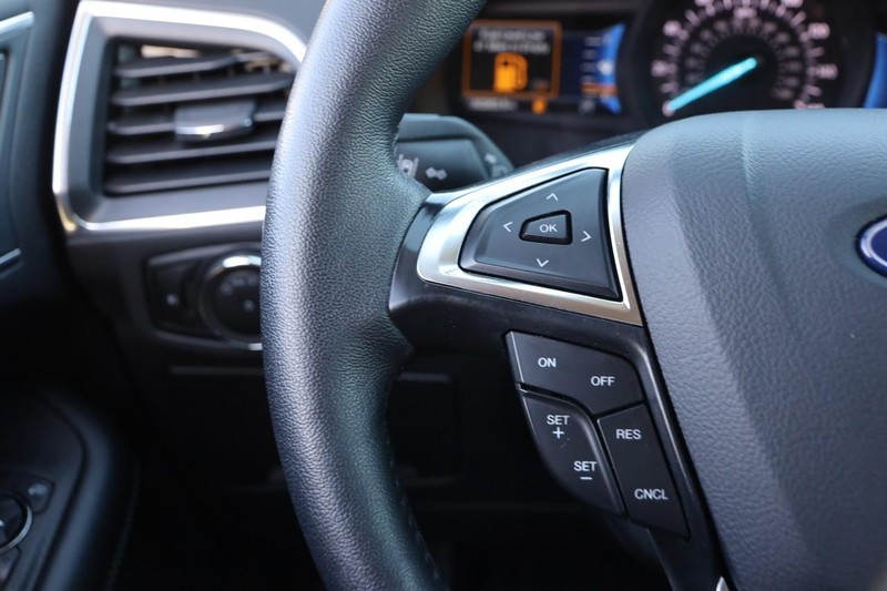 Ford Edge Vehicle Full-screen Gallery Image 12