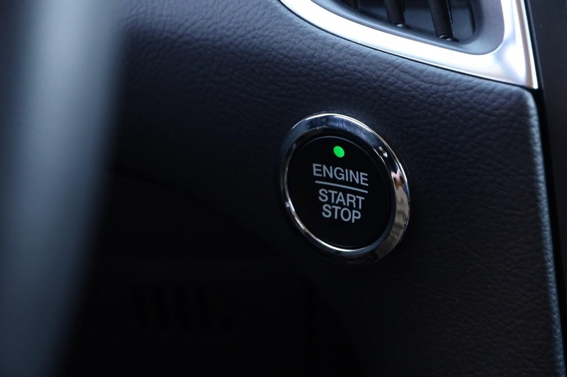 Ford Edge Vehicle Full-screen Gallery Image 15