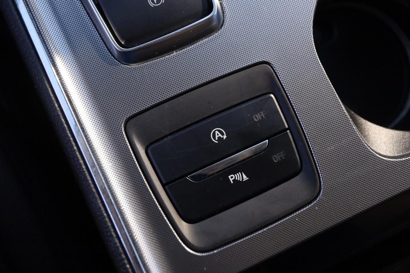 Ford Edge Vehicle Full-screen Gallery Image 19