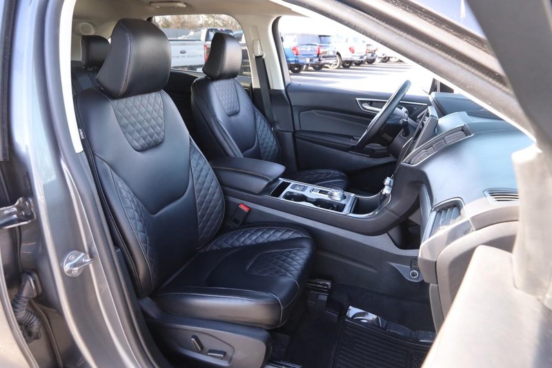 Ford Edge Vehicle Full-screen Gallery Image 26
