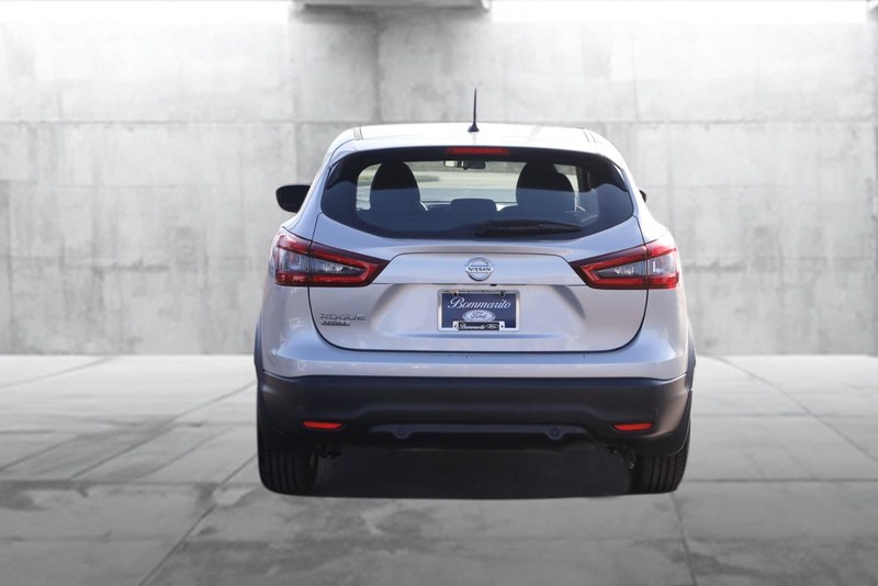 Nissan Rogue Sport Vehicle Image 06