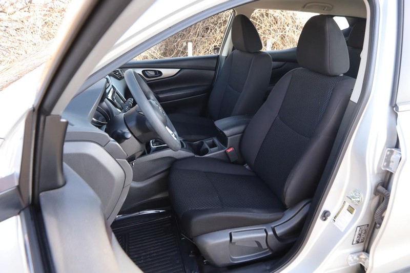 Nissan Rogue Sport Vehicle Image 08