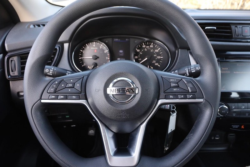 Nissan Rogue Sport Vehicle Image 10