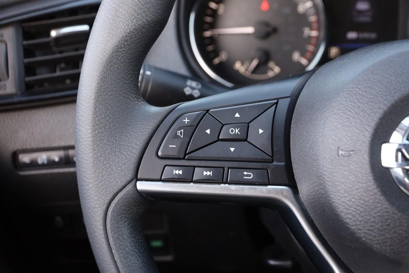 Nissan Rogue Sport Vehicle Image 11