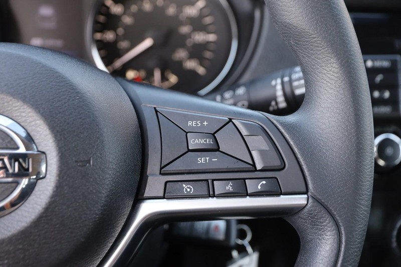 Nissan Rogue Sport Vehicle Image 12