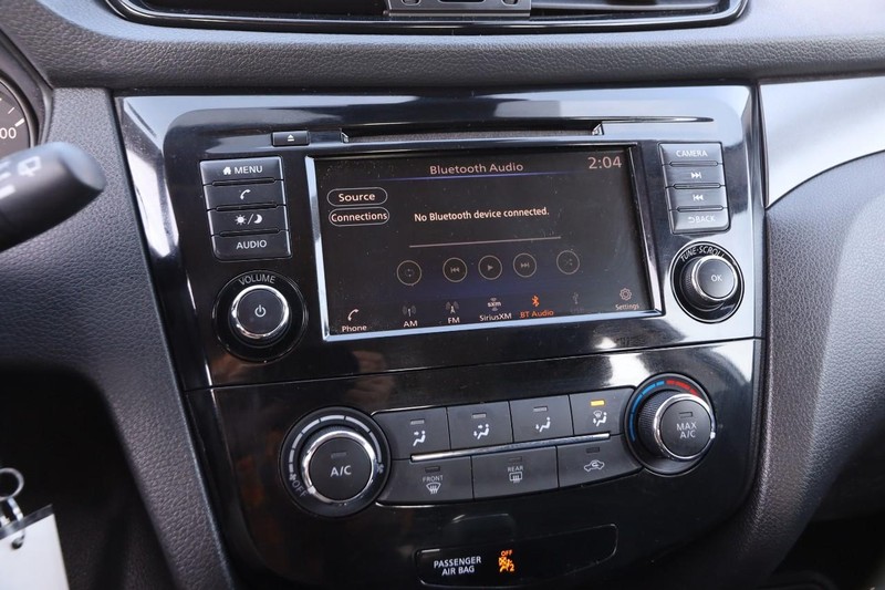 Nissan Rogue Sport Vehicle Image 14