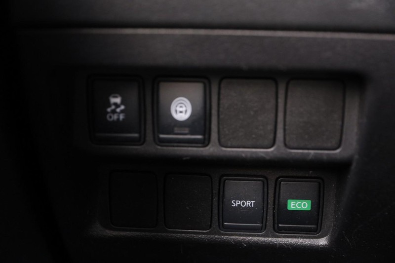 Nissan Rogue Sport Vehicle Image 17