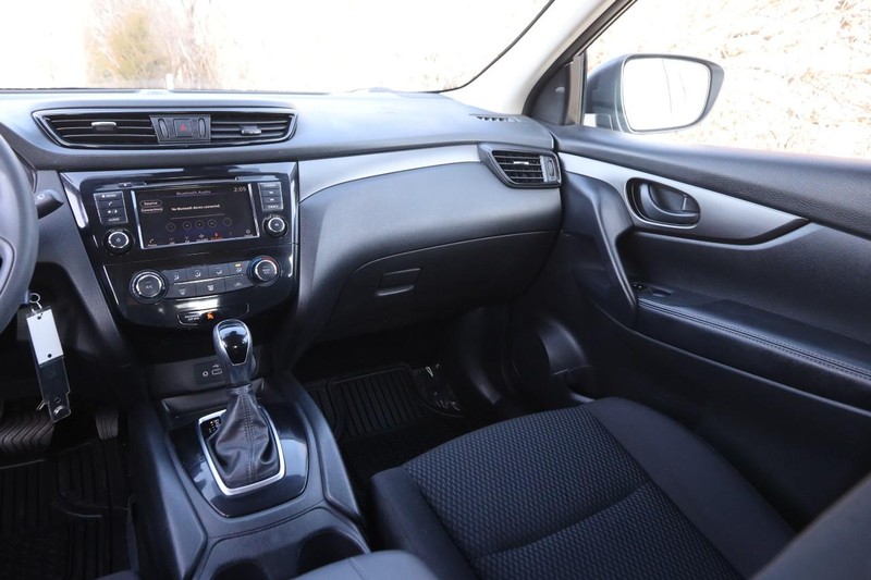 Nissan Rogue Sport Vehicle Image 22