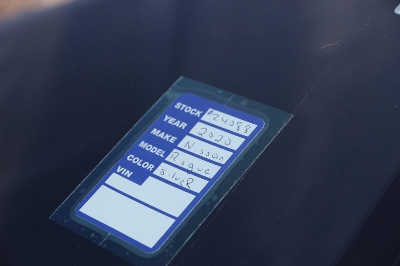 Nissan Rogue Sport Vehicle Image 25