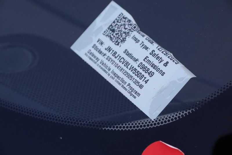 Nissan Rogue Sport Vehicle Image 26