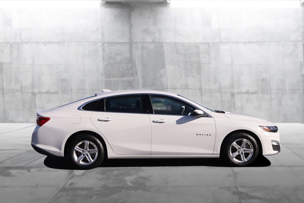 Chevrolet Malibu Vehicle Image 05