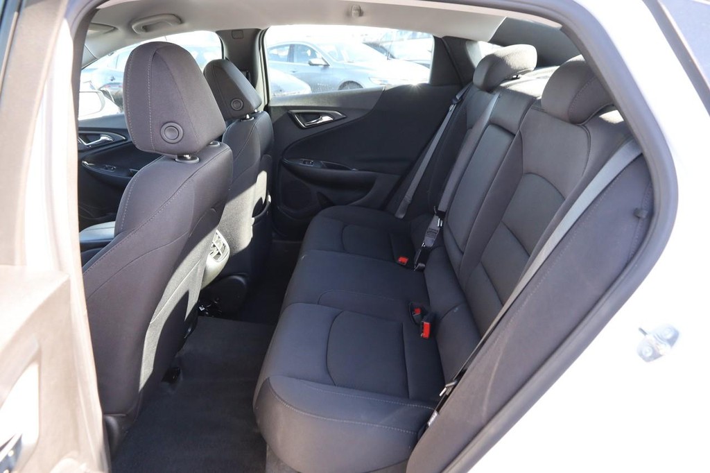 Chevrolet Malibu Vehicle Image 09