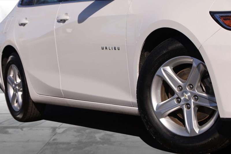 Chevrolet Malibu Vehicle Image 03