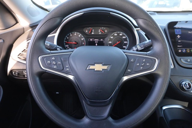 Chevrolet Malibu Vehicle Image 10