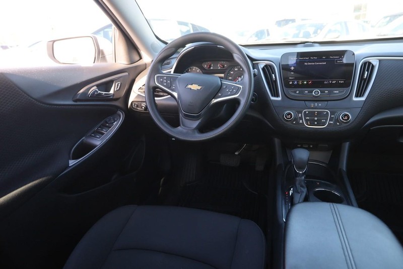 Chevrolet Malibu Vehicle Image 20