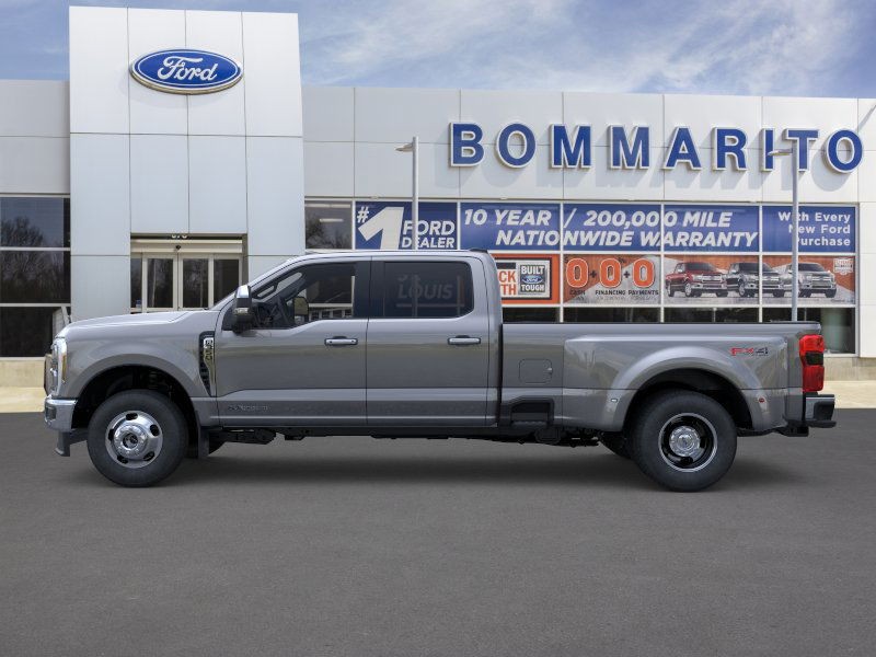 Ford Super Duty F-350 DRW Vehicle Image 03