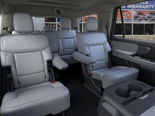 Ford Expedition Vehicle Image 11