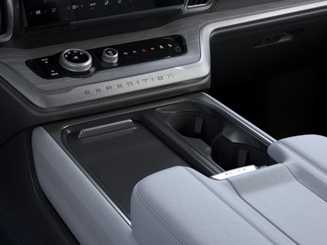 Ford Expedition Vehicle Image 15