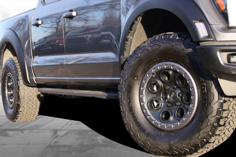 Ford F-150 Vehicle Full-screen Gallery Image 3