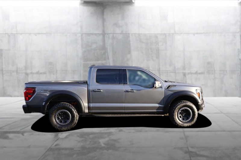 Ford F-150 Vehicle Full-screen Gallery Image 5