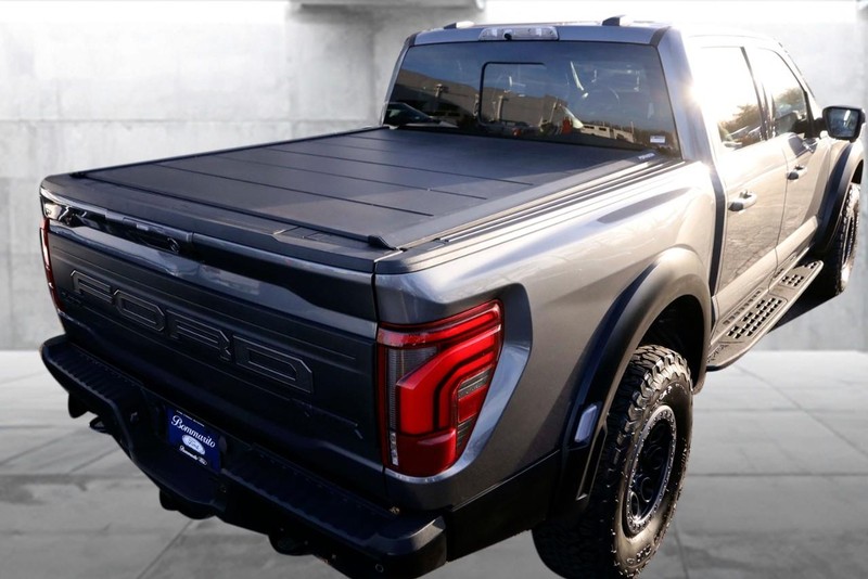 Ford F-150 Vehicle Full-screen Gallery Image 7