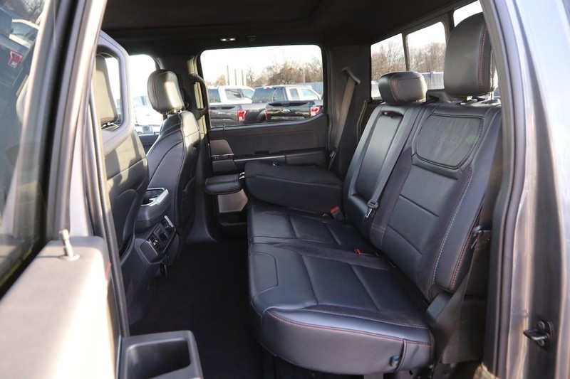 Ford F-150 Vehicle Full-screen Gallery Image 10