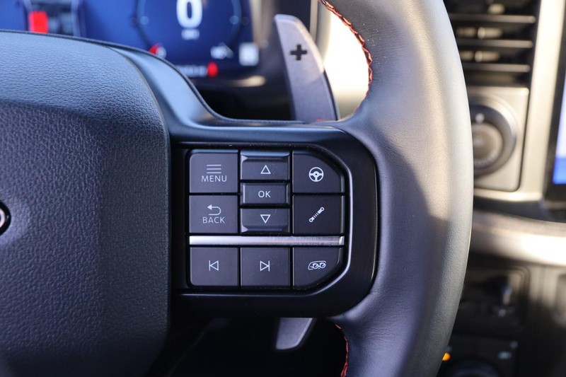 Ford F-150 Vehicle Full-screen Gallery Image 13