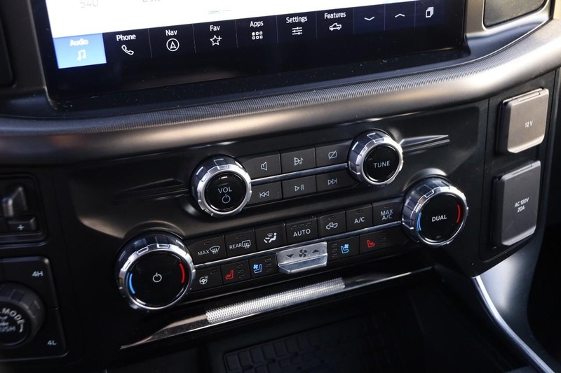 Ford F-150 Vehicle Full-screen Gallery Image 18