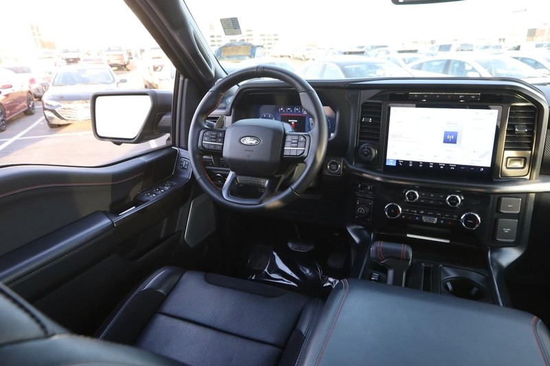 Ford F-150 Vehicle Full-screen Gallery Image 22