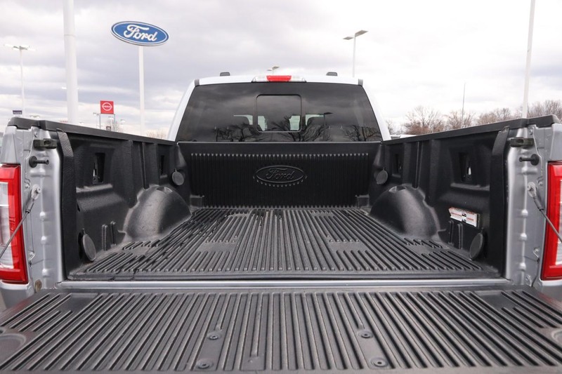 Ford F-150 Vehicle Full-screen Gallery Image 7