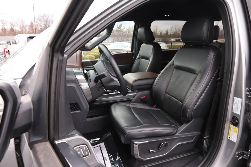 Ford F-150 Vehicle Full-screen Gallery Image 8