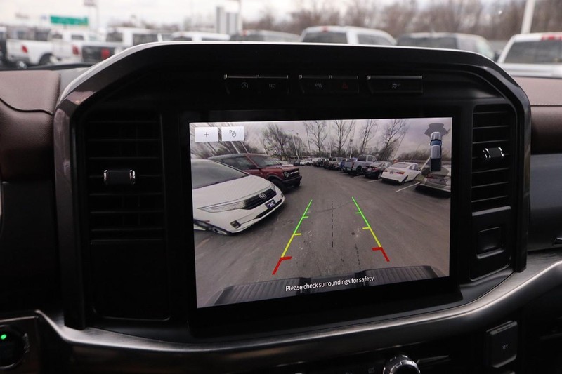 Ford F-150 Vehicle Full-screen Gallery Image 16