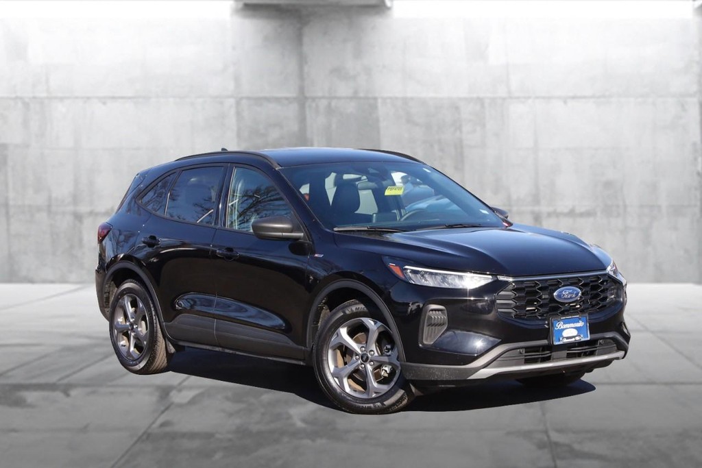 Ford Escape Vehicle Image 02