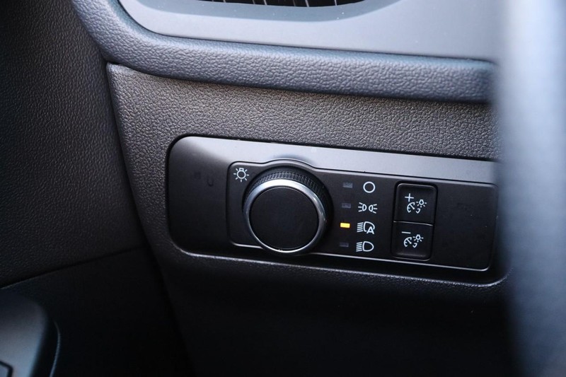 Ford Escape Vehicle Full-screen Gallery Image 19