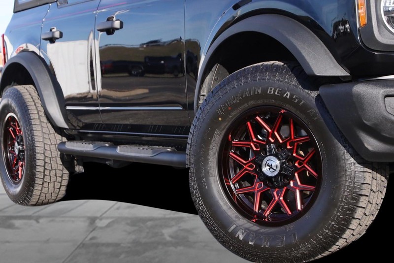 Ford Bronco Vehicle Image 03